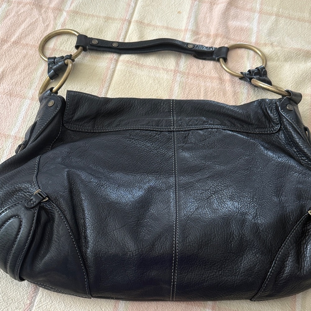 Vintage Ellen Tracy Black Leather Shoulder Bag with Gold Accents - Picture 12 of 12